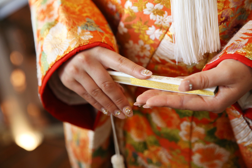 和装の女性
