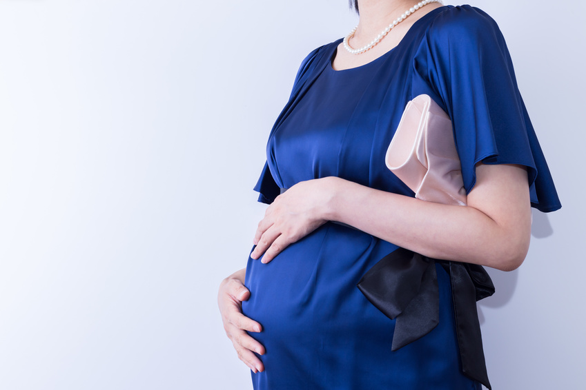 妊婦　結婚式　ゲスト　お呼ばれ