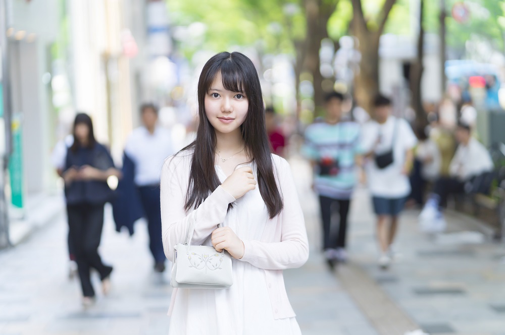 女性の服装